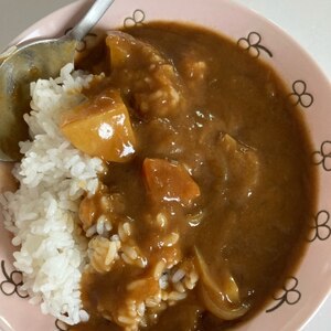 すりおろしりんご入り！まろやかカレー